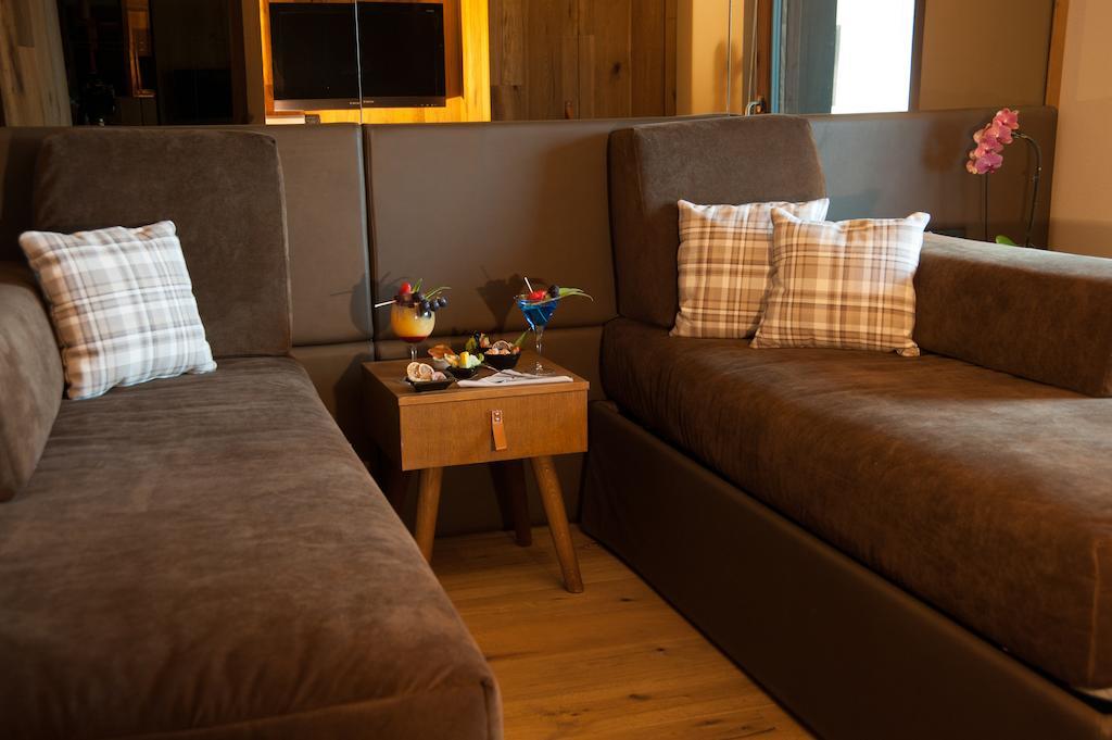 Alexander Charme Hotel Livigno Exterior foto