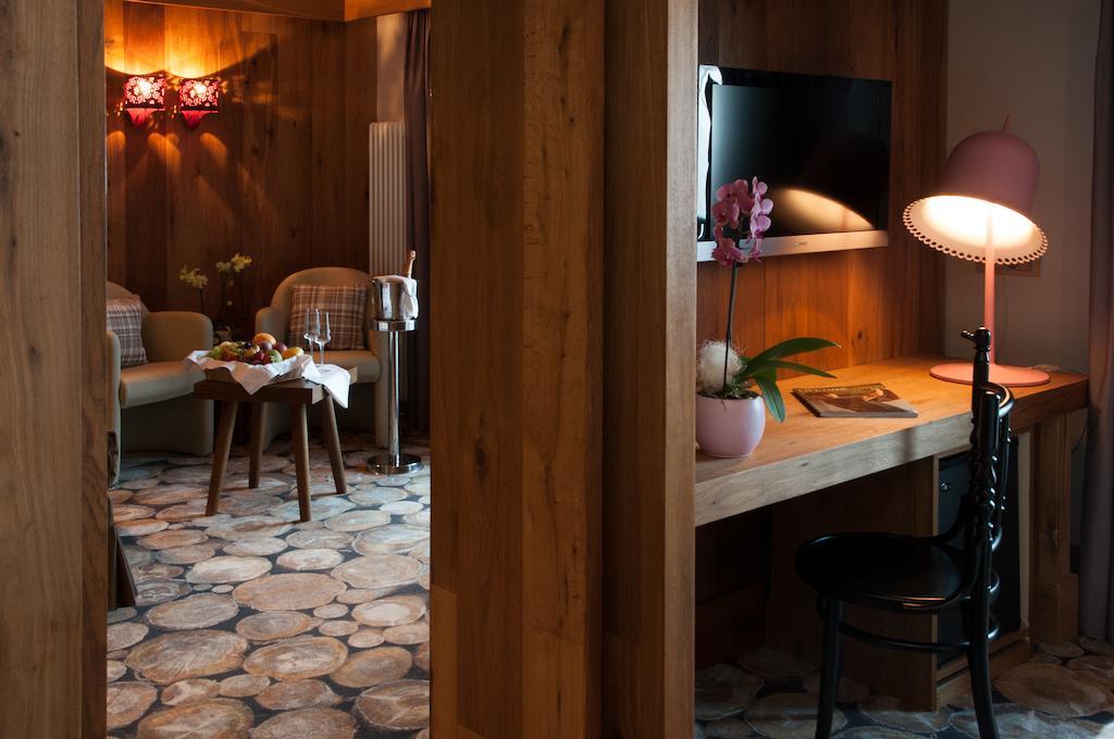 Alexander Charme Hotel Livigno Exterior foto